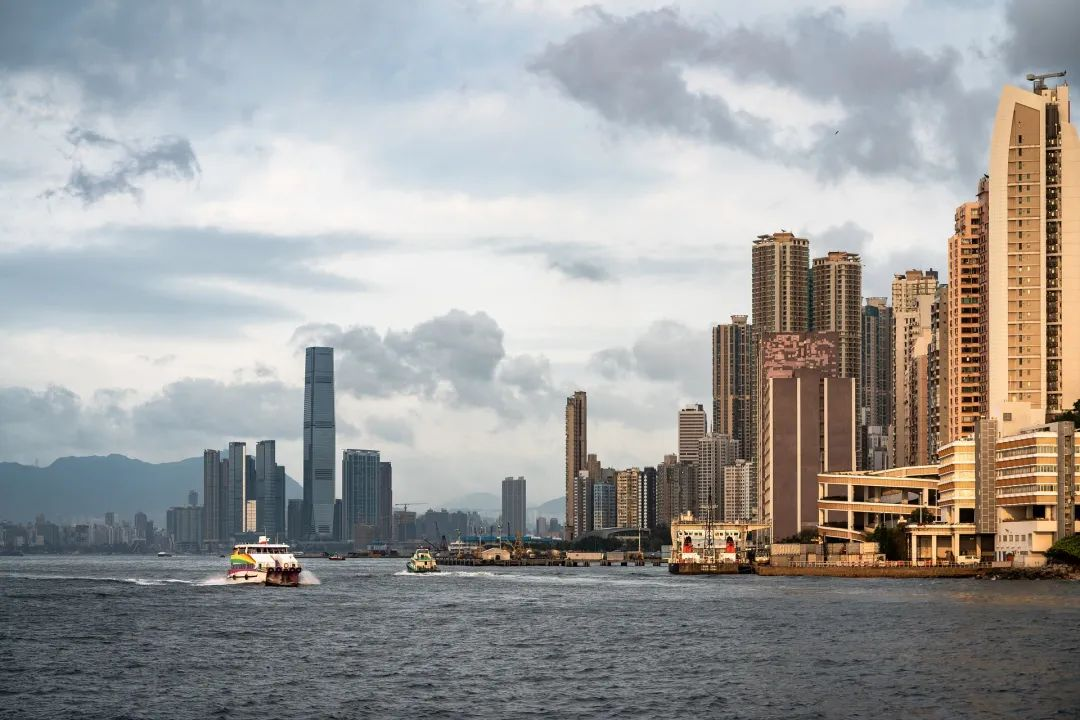 家庭收入要達(dá)到這個(gè)數(shù)，規(guī)劃香港身份才有奔頭！